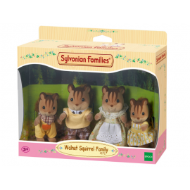 LA FAMILLE ÉCUREUIL ROUX