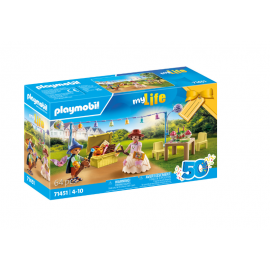 ENFANTS AVEC DÉCORATIONS DE...